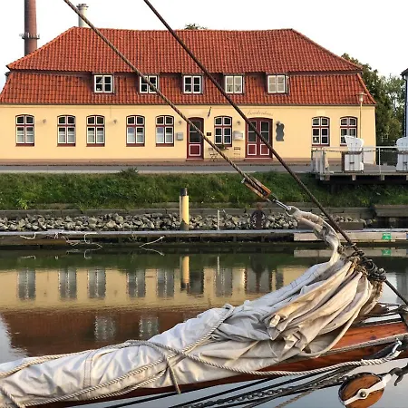 Brueckenhaus Szálloda 3*