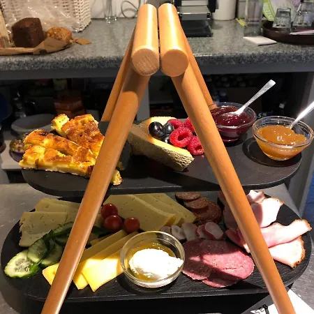 Brueckenhaus Szálloda 3*